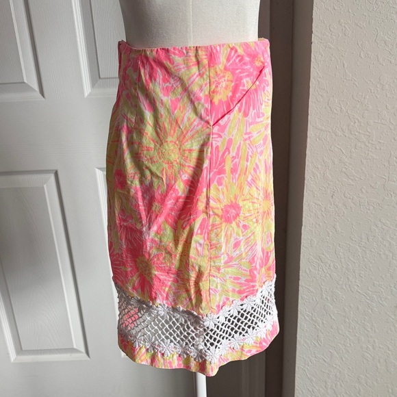 Lilly Pulitzer Pink and Yellow Floral Skirt with White Lace - Picture 4 of 12